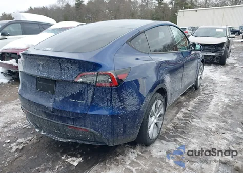 2023 Tesla Model Y Awd/Long Range Dual Motor All-Wheel Drive z USA, uszkodzony, nr VIN 7SAYGAEE6PF850531